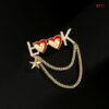Look brooch
