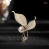 Leaf brooch