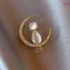 Cat moon brooch