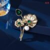 Green leaf Brooch